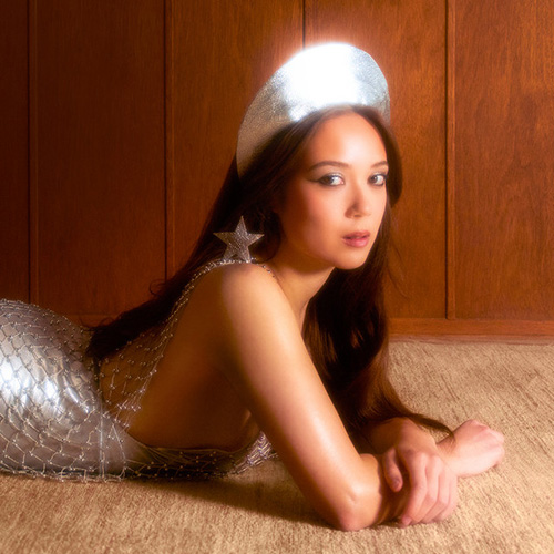 Laufey Bewitched profile picture